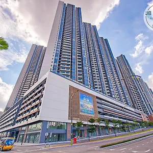 R&f Princess Cove By Rr Jbcity Apartment
